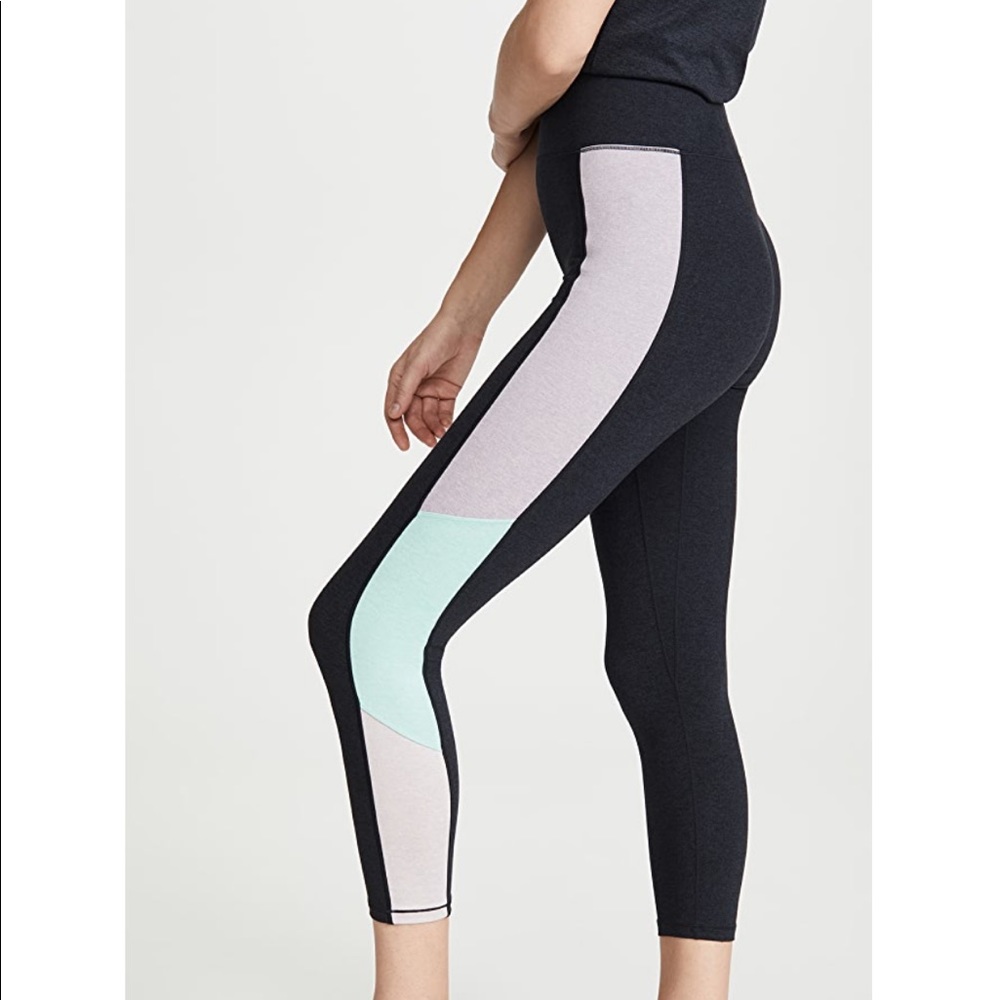 We Over Me Center Capri, Size Small